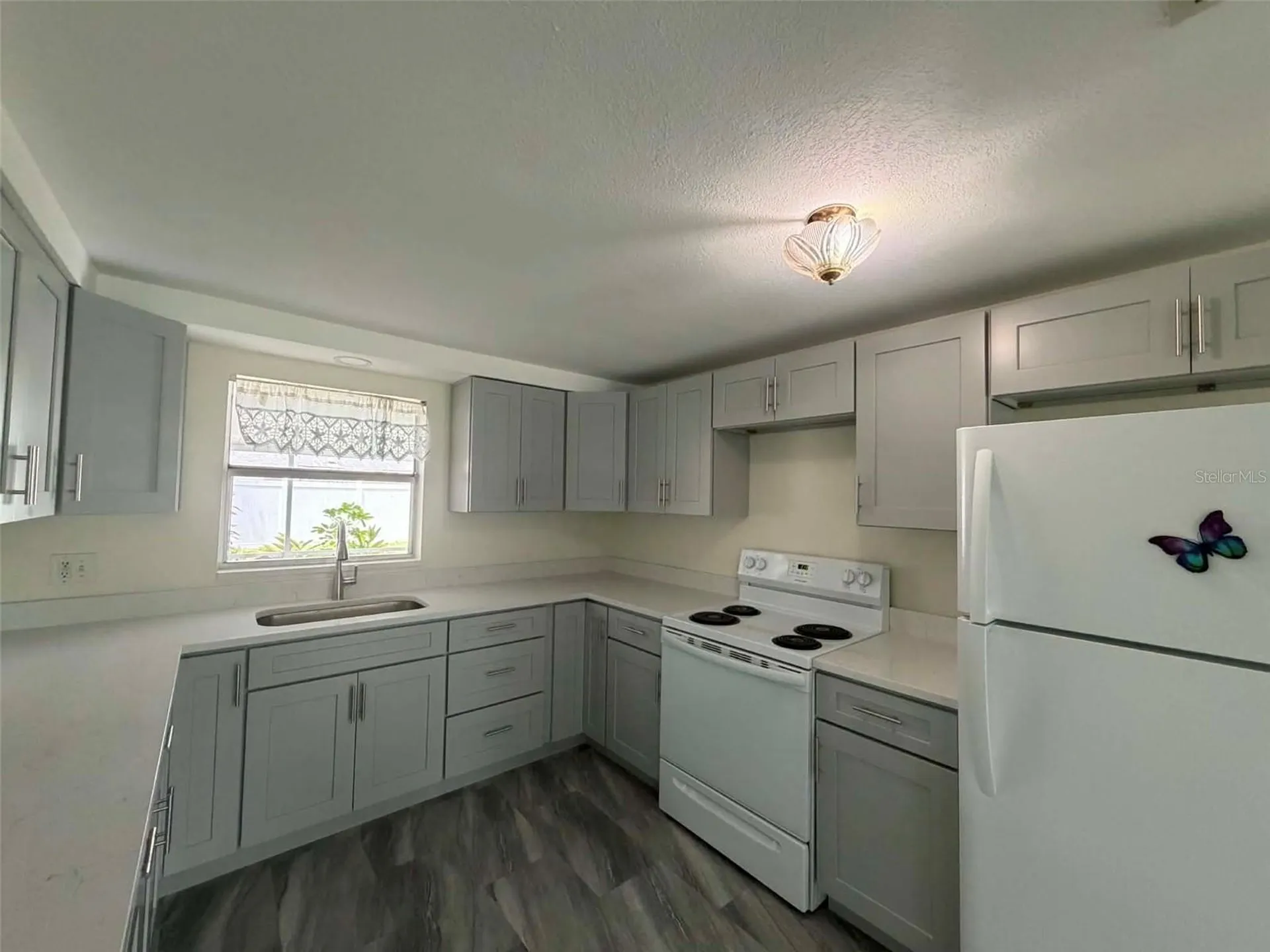 5865 92nd Avenue N Pinellas Park FL 33782