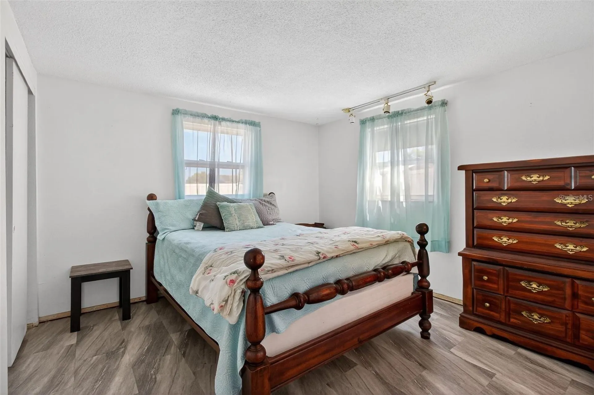 5865 92nd Avenue N Pinellas Park FL 33782