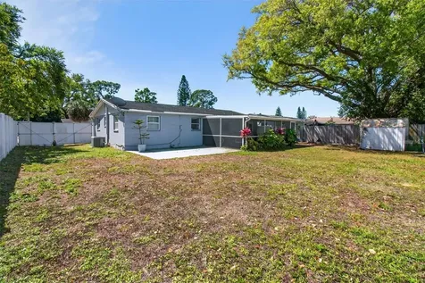 5865 92nd Avenue N Pinellas Park FL 33782