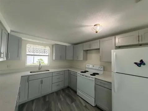 5865 92nd Avenue N Pinellas Park FL 33782