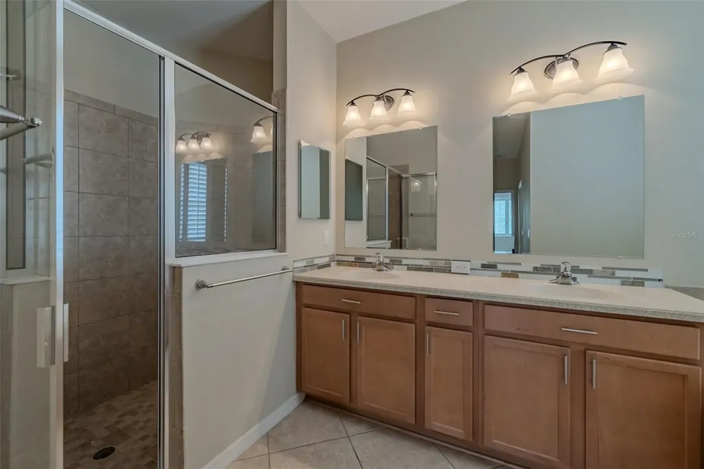 11318 Coventry Grove Circle Lithia FL 33547