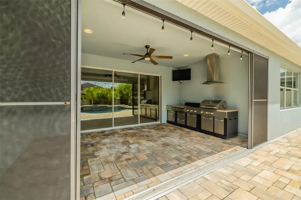 11318 Coventry Grove Circle Lithia FL 33547