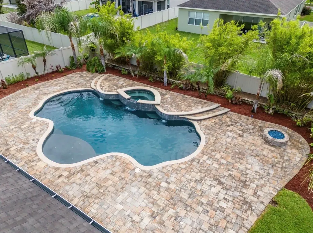 11318 Coventry Grove Circle Lithia FL 33547