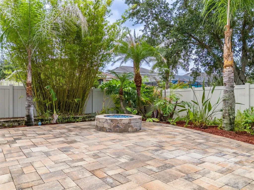 11318 Coventry Grove Circle Lithia FL 33547