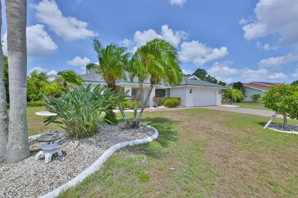 1819 New Bedford Drive Sun City Center FL 33573