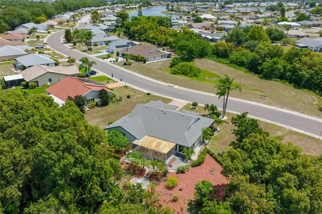 1819 New Bedford Drive Sun City Center FL 33573