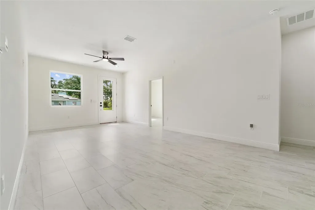 2048 Dixie Avenue Sanford FL 32771