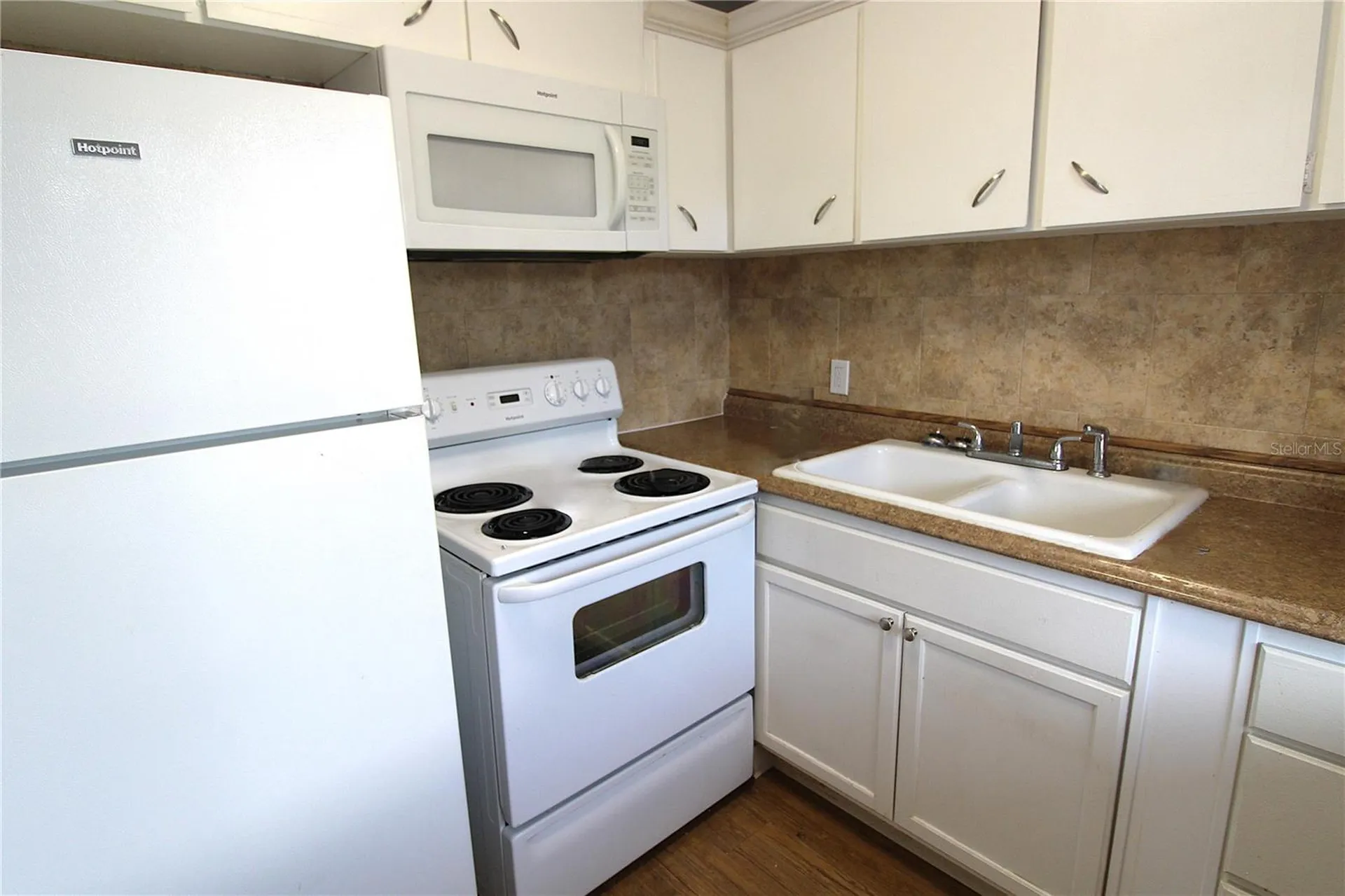 3001 Bee Ridge Road Sarasota FL 34239