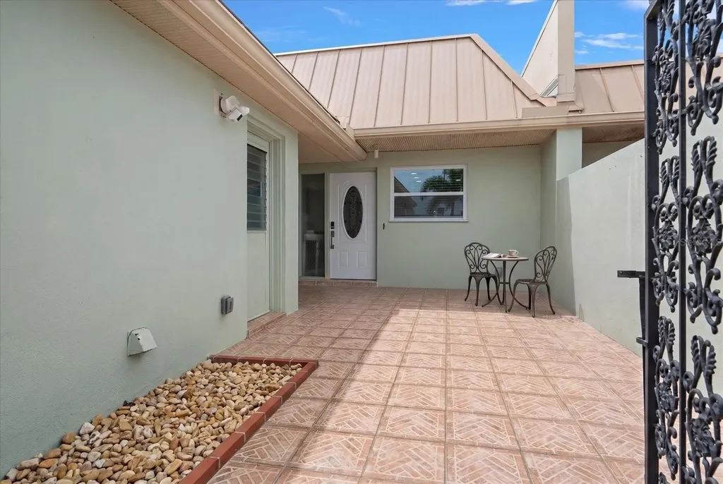 580 Boca Ciega Point Boulevard S St Petersburg FL 33708