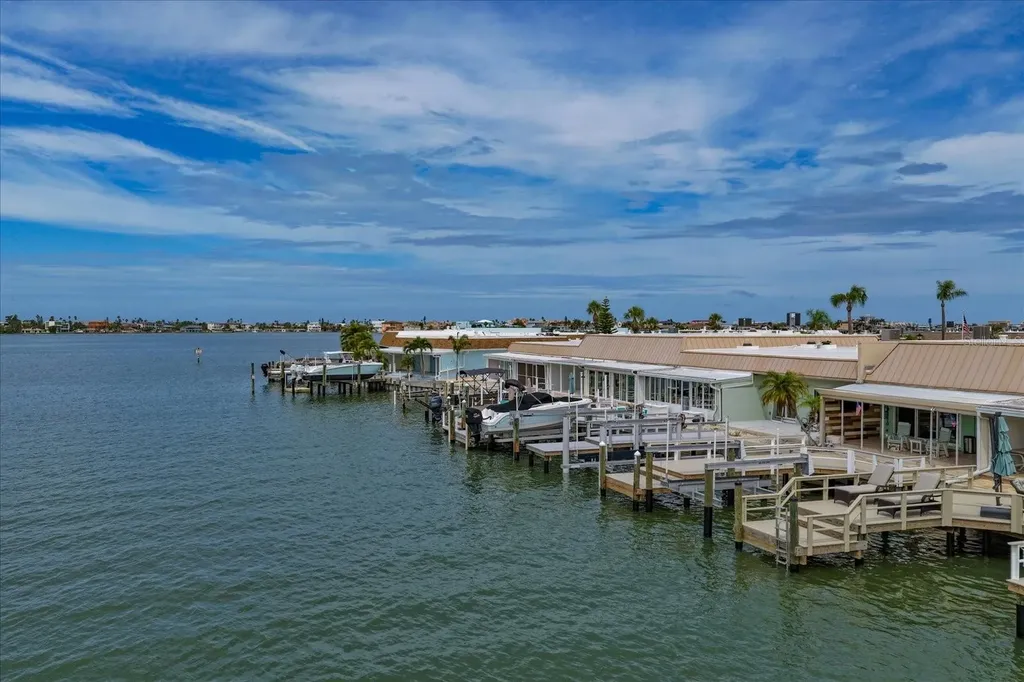 580 Boca Ciega Point Boulevard S St Petersburg FL 33708