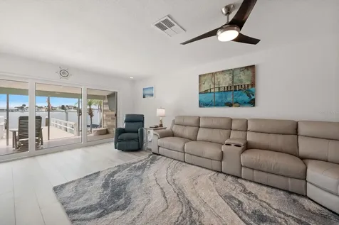 580 Boca Ciega Point Boulevard S St Petersburg FL 33708