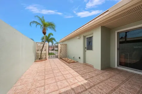 580 Boca Ciega Point Boulevard S St Petersburg FL 33708