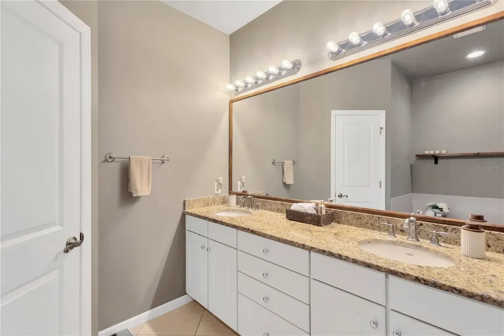 8307 Manor Club Circle Tampa FL 33647