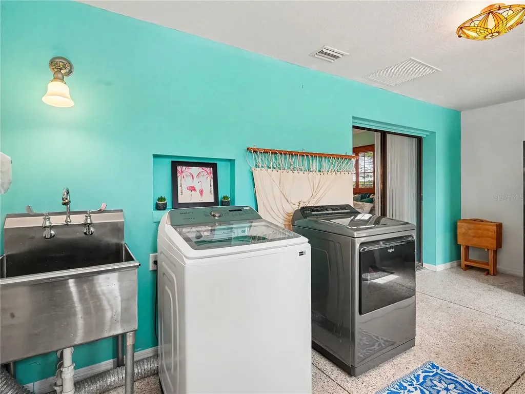 2320 Lake Shore Drive Nokomis FL 34275