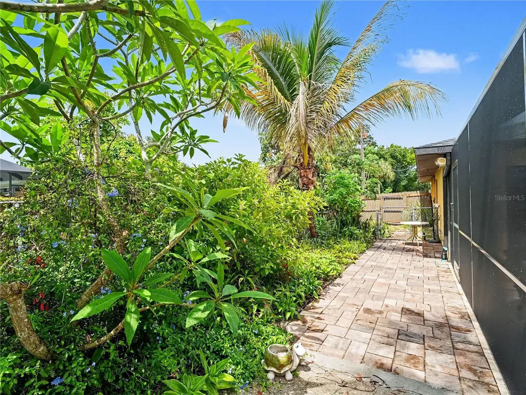 2320 Lake Shore Drive Nokomis FL 34275