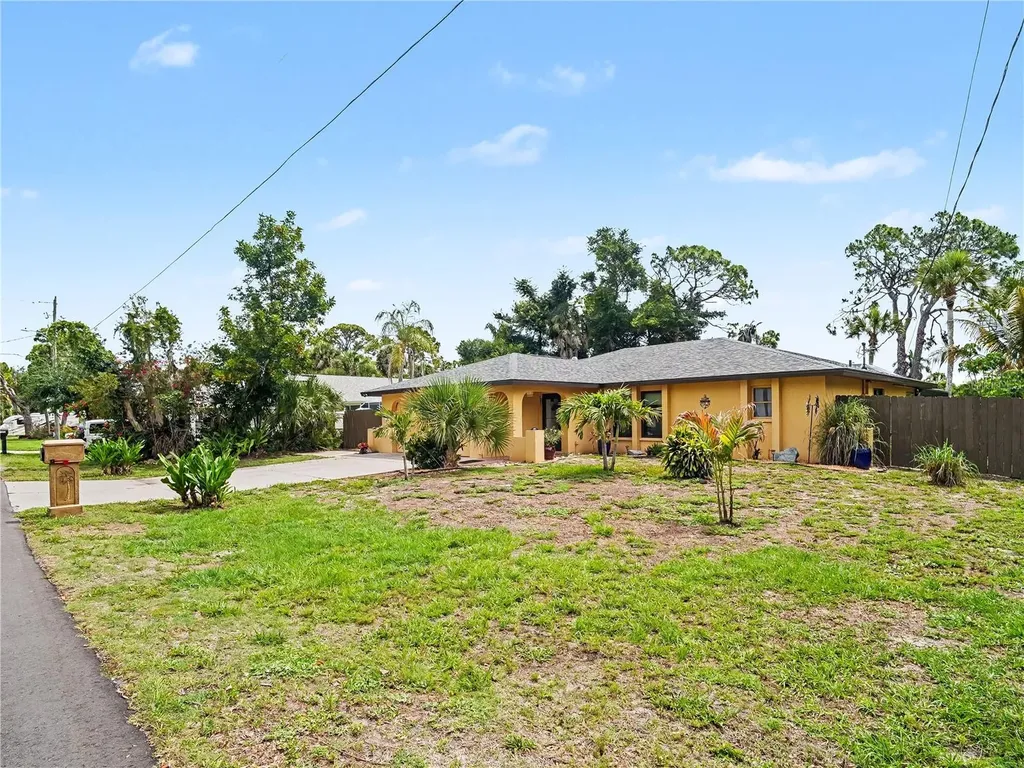 2320 Lake Shore Drive Nokomis FL 34275