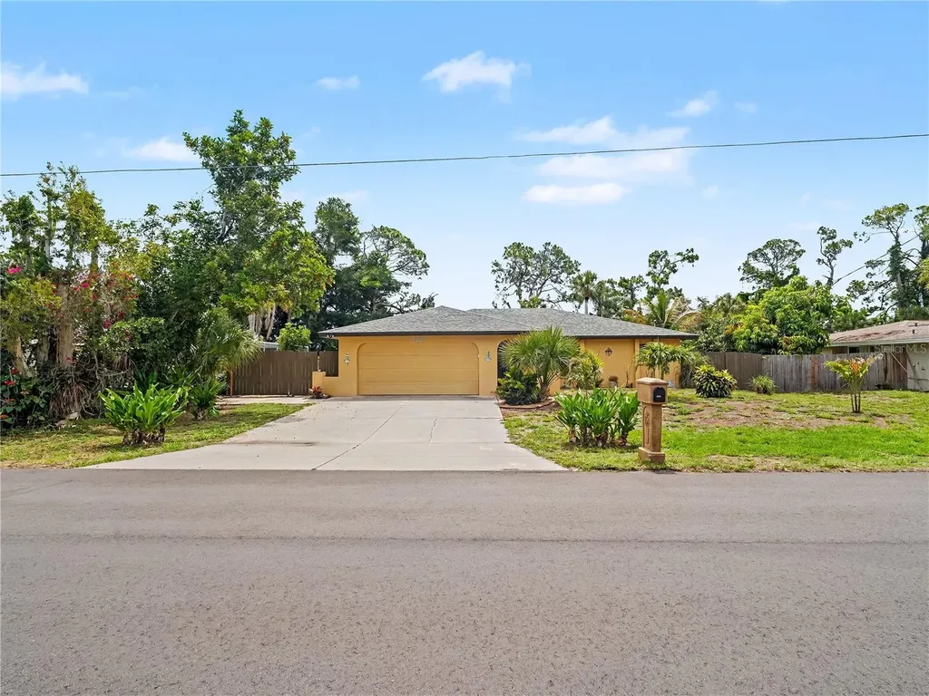 2320 Lake Shore Drive Nokomis FL 34275