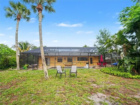 2320 Lake Shore Drive Nokomis FL 34275