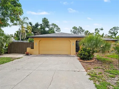 2320 Lake Shore Drive Nokomis FL 34275