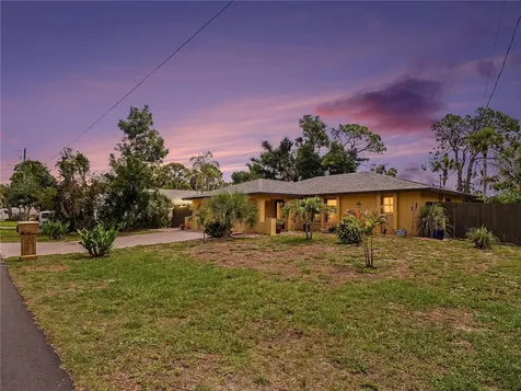 2320 Lake Shore Drive Nokomis FL 34275