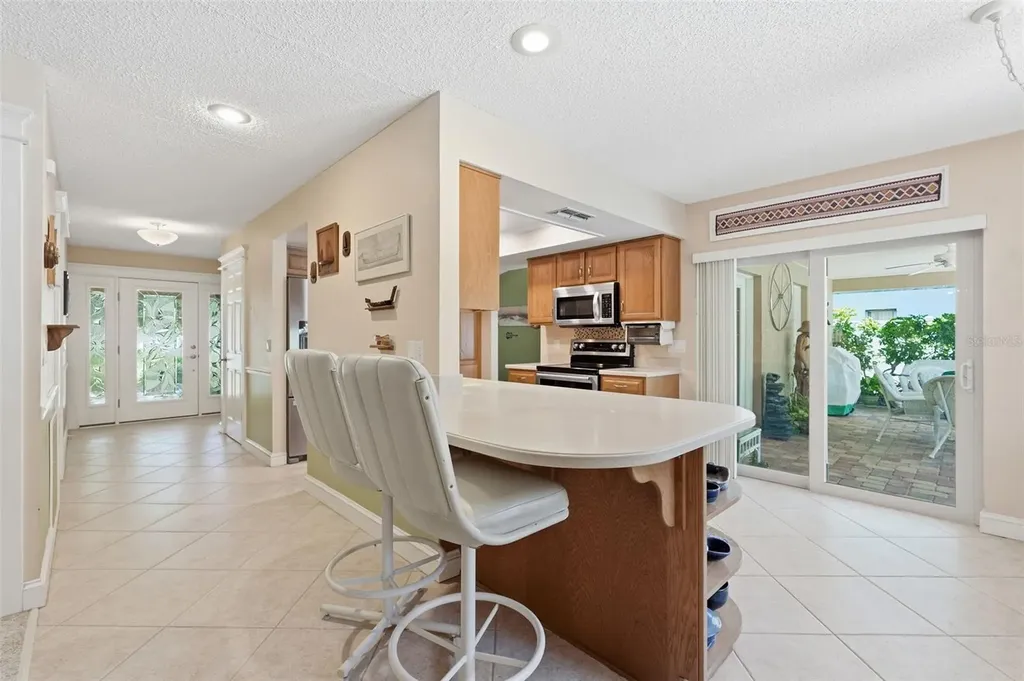 12104 99th Avenue Seminole FL 33772