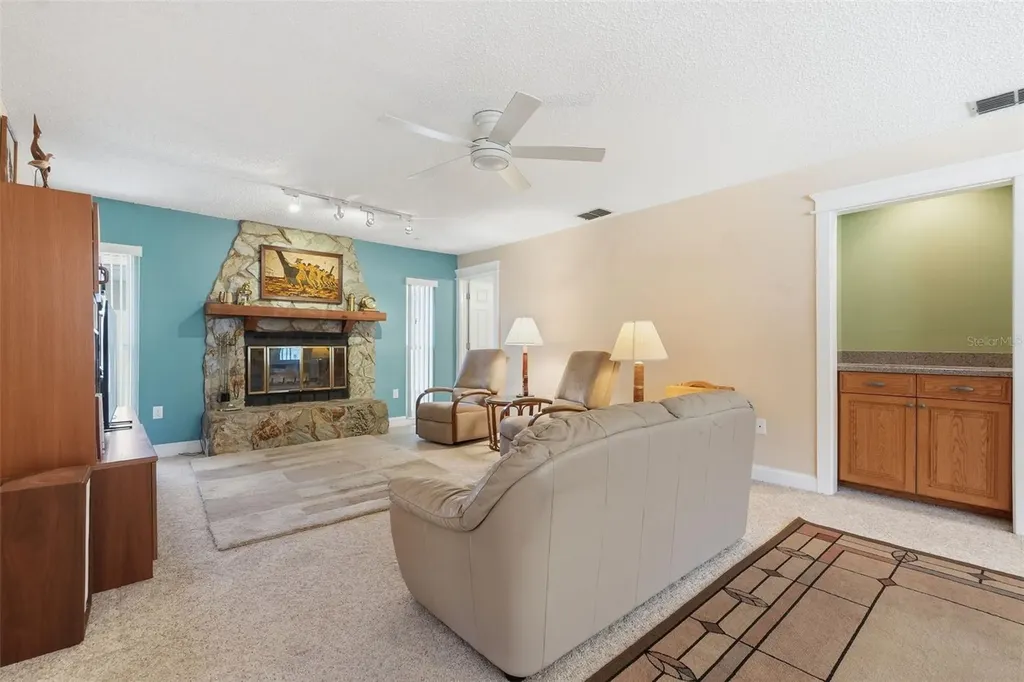 12104 99th Avenue Seminole FL 33772