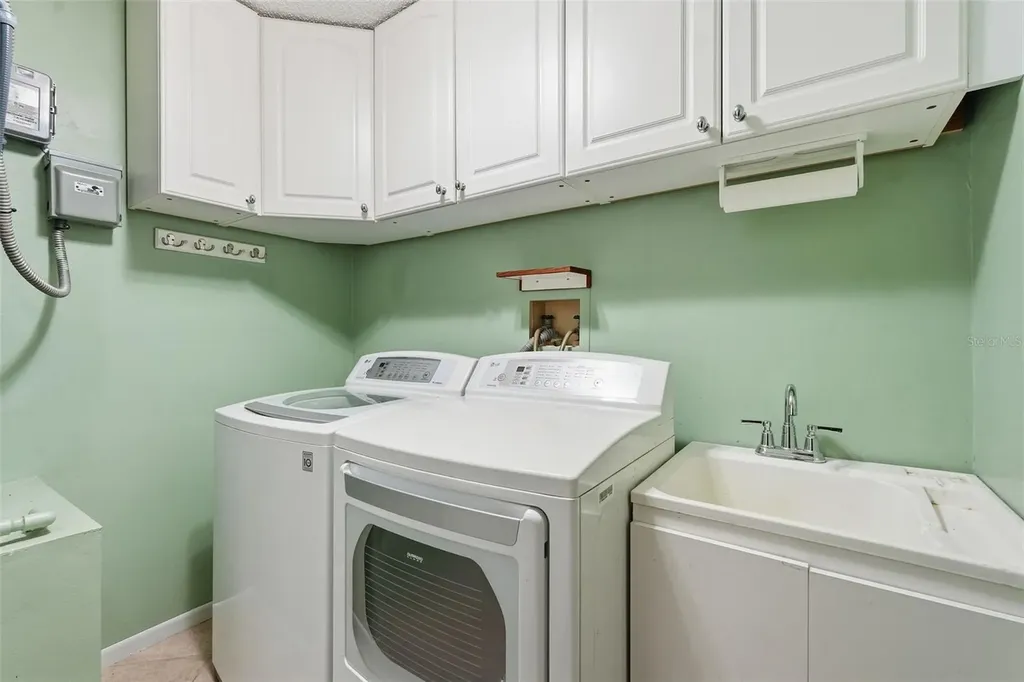 12104 99th Avenue Seminole FL 33772