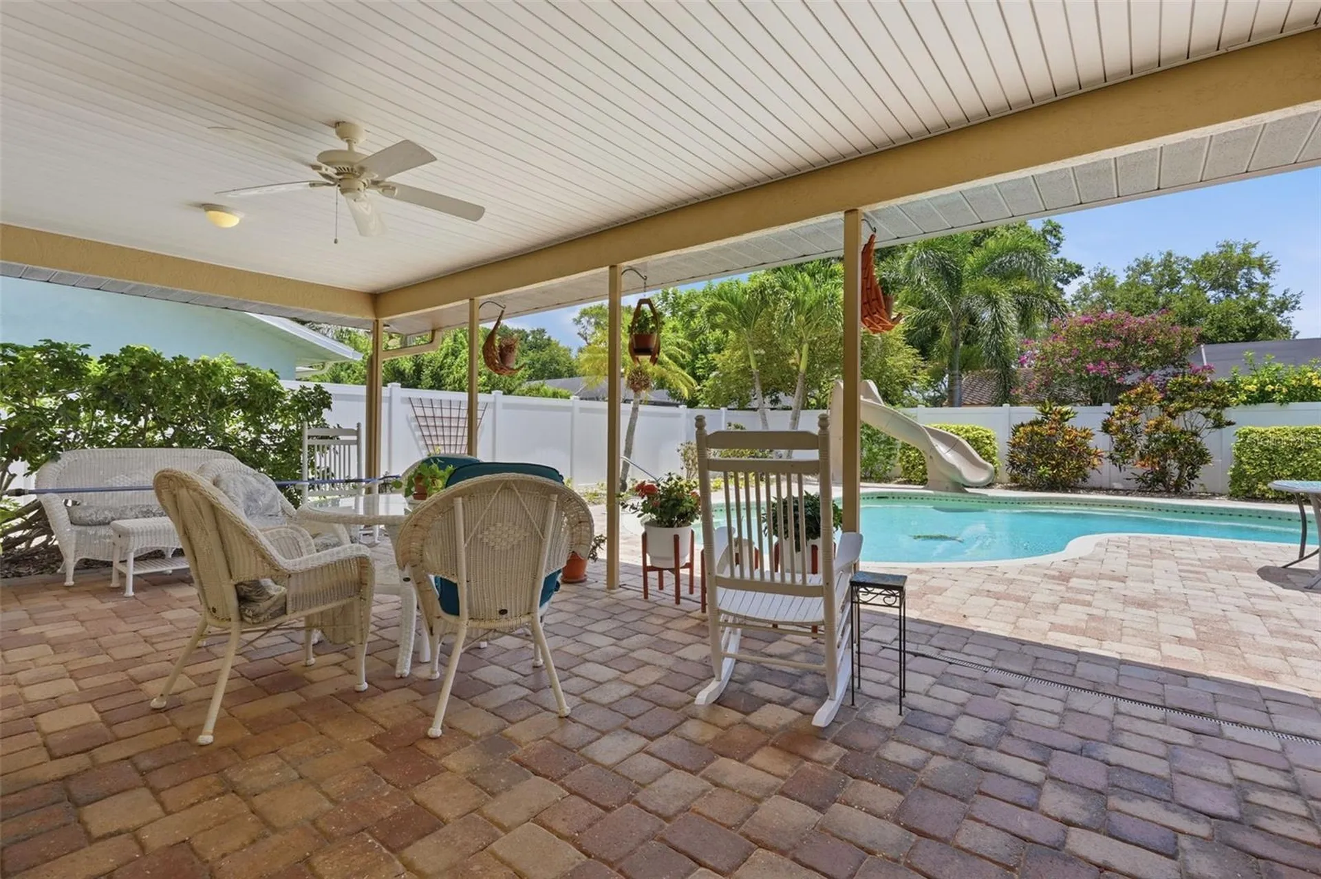 12104 99th Avenue Seminole FL 33772