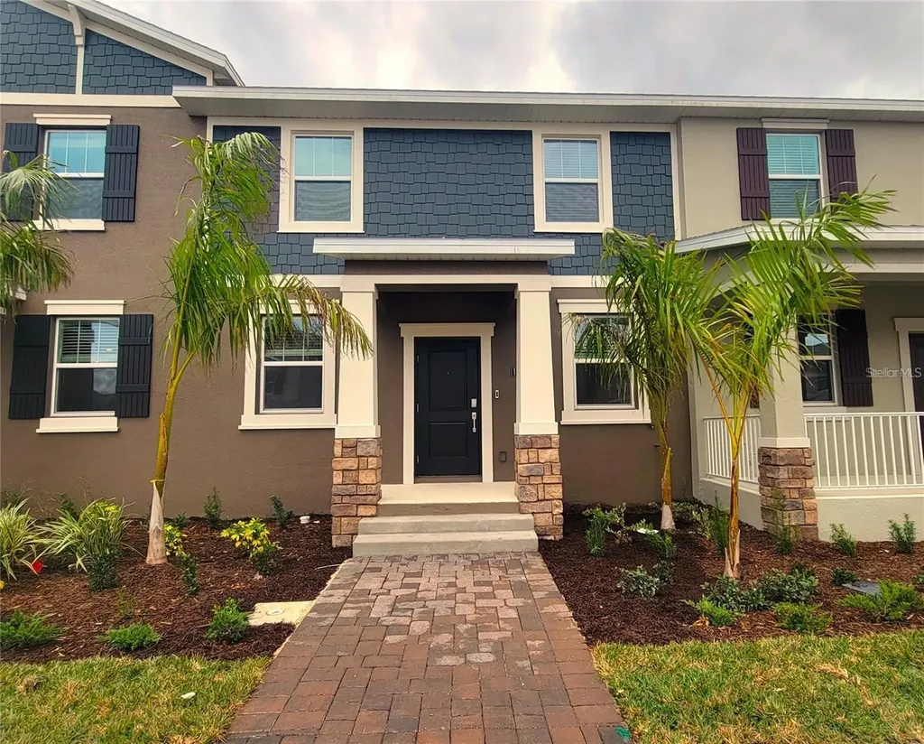 1690 Contentment Loop Kissimmee FL 34744