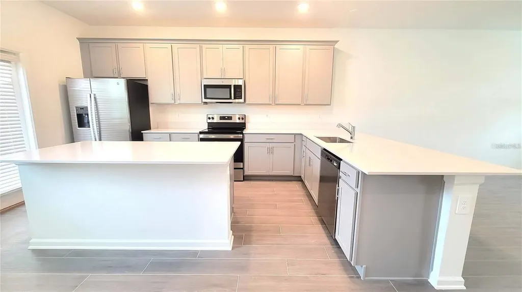 1690 Contentment Loop Kissimmee FL 34744