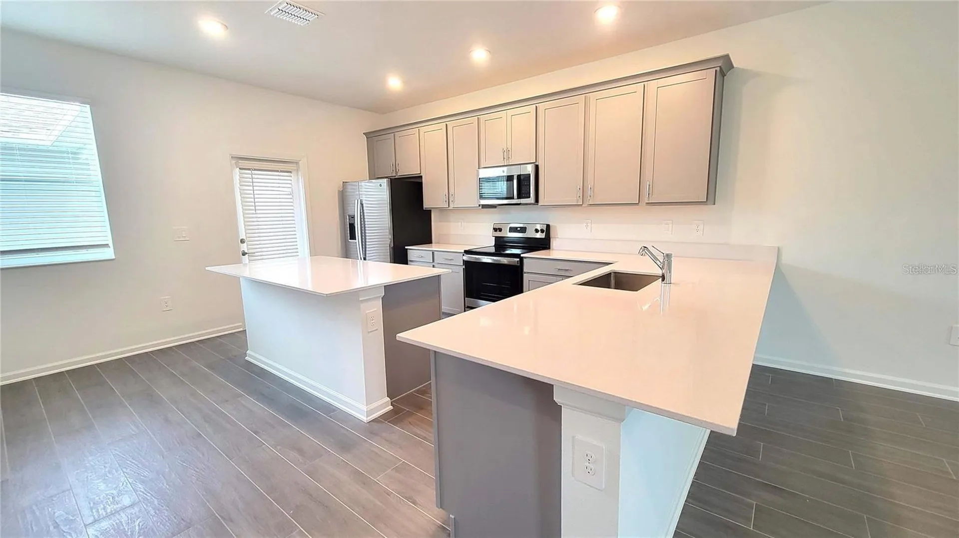 1690 Contentment Loop Kissimmee FL 34744
