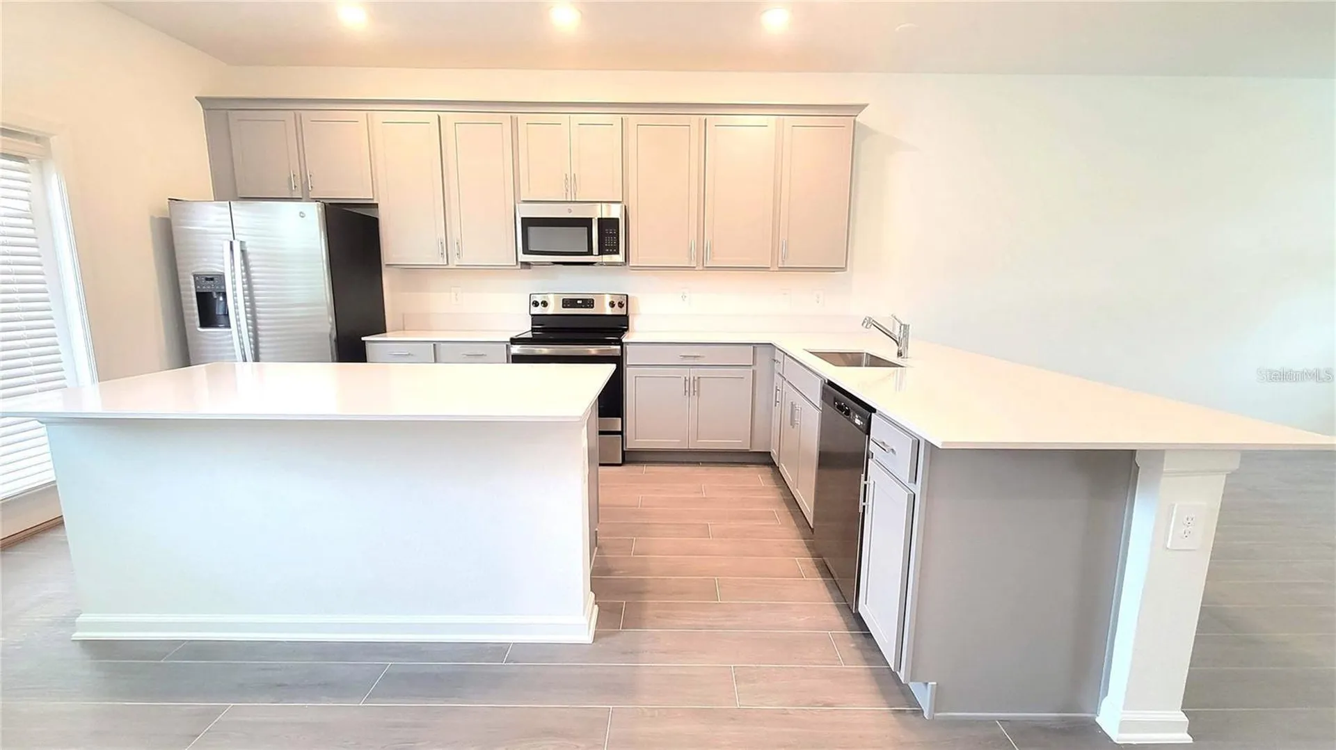 1690 Contentment Loop Kissimmee FL 34744