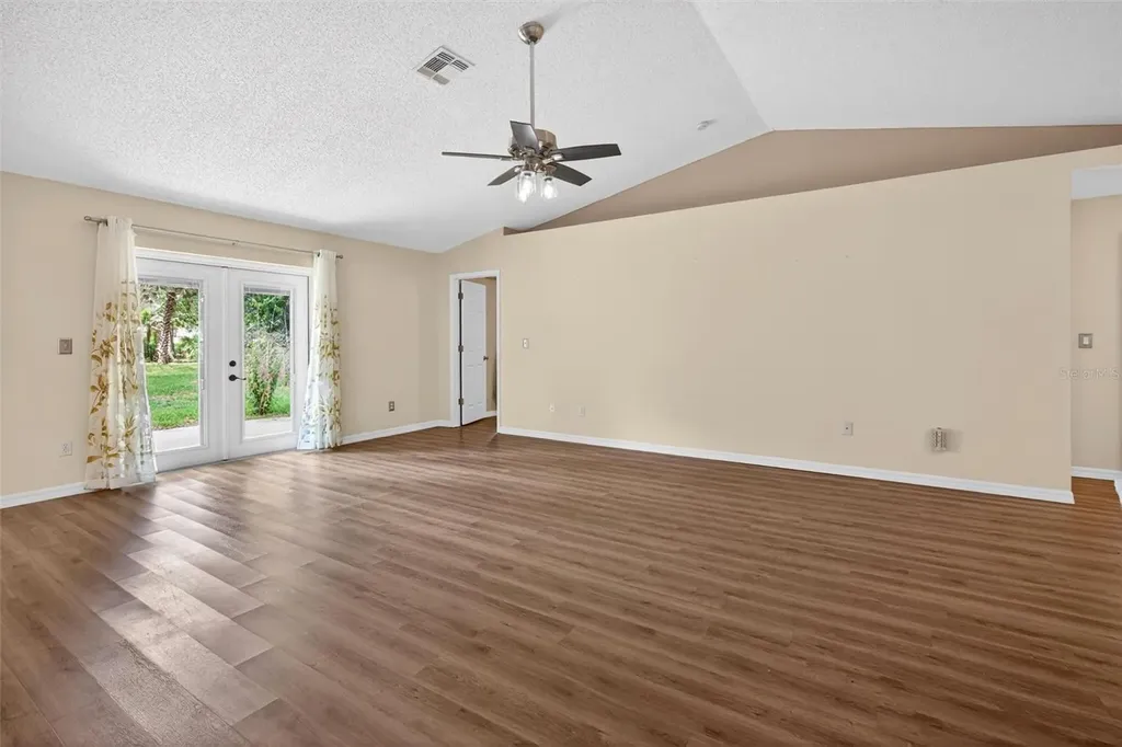 2127 King Richards Court Orange City FL 32763