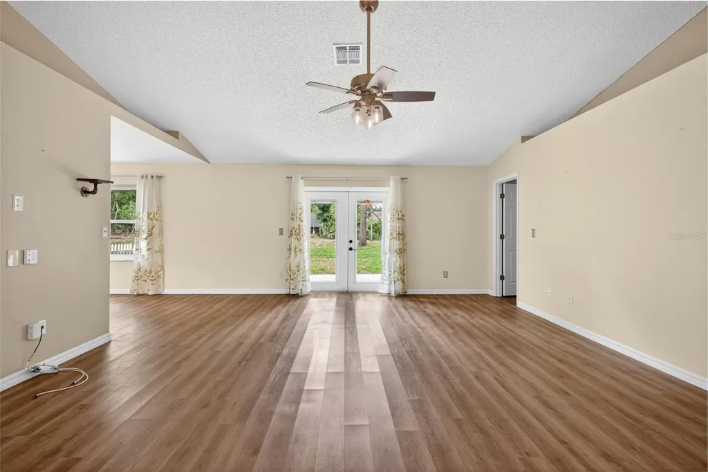 2127 King Richards Court Orange City FL 32763