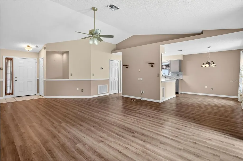 2127 King Richards Court Orange City FL 32763