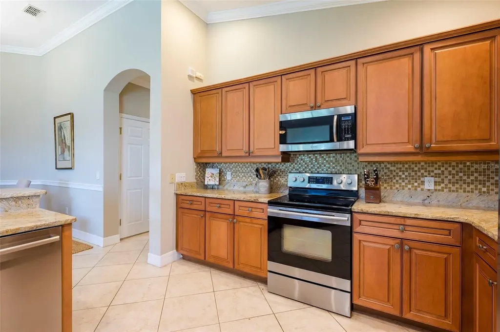 9453 NE Discovery Terrace Bradenton FL 34212