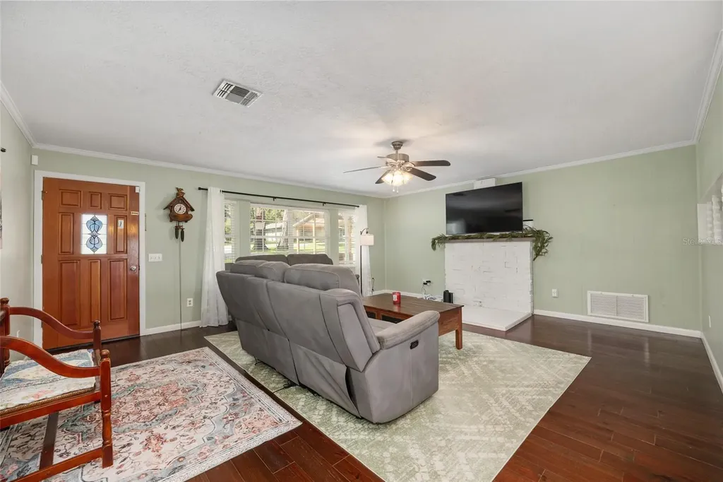 16684 SE 54th Street Ocklawaha FL 32179