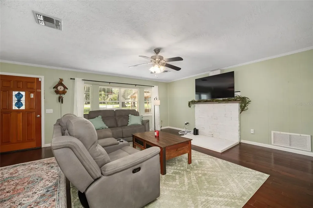 16684 SE 54th Street Ocklawaha FL 32179