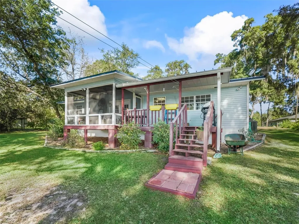 16684 SE 54th Street Ocklawaha FL 32179