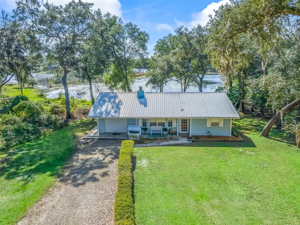 16684 SE 54th Street Ocklawaha FL 32179