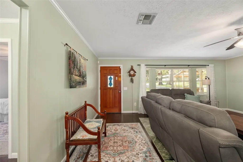 16684 SE 54th Street Ocklawaha FL 32179