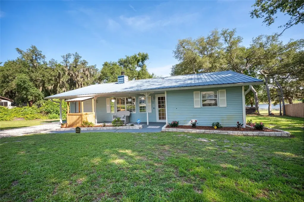 16684 SE 54th Street Ocklawaha FL 32179