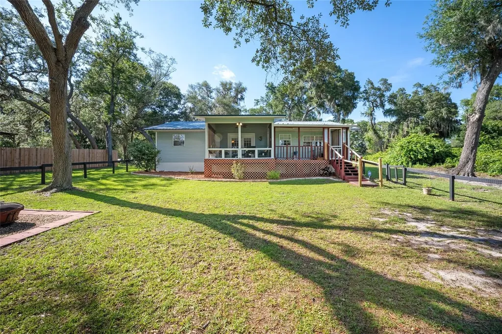 16684 SE 54th Street Ocklawaha FL 32179