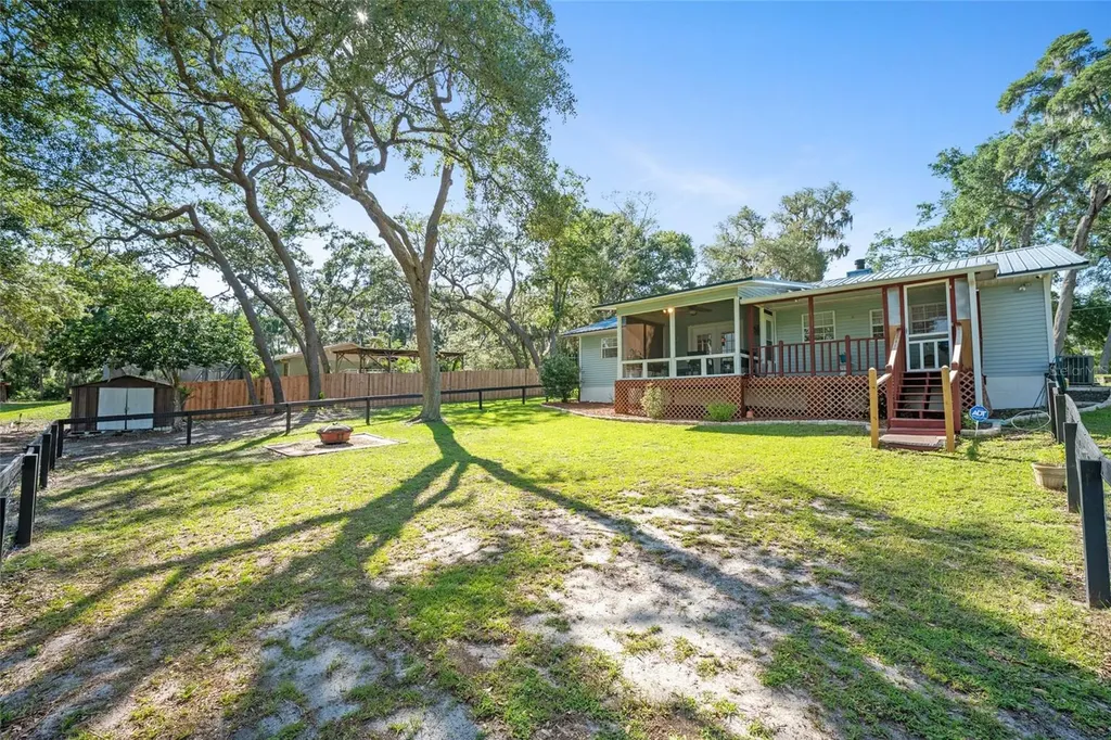 16684 SE 54th Street Ocklawaha FL 32179