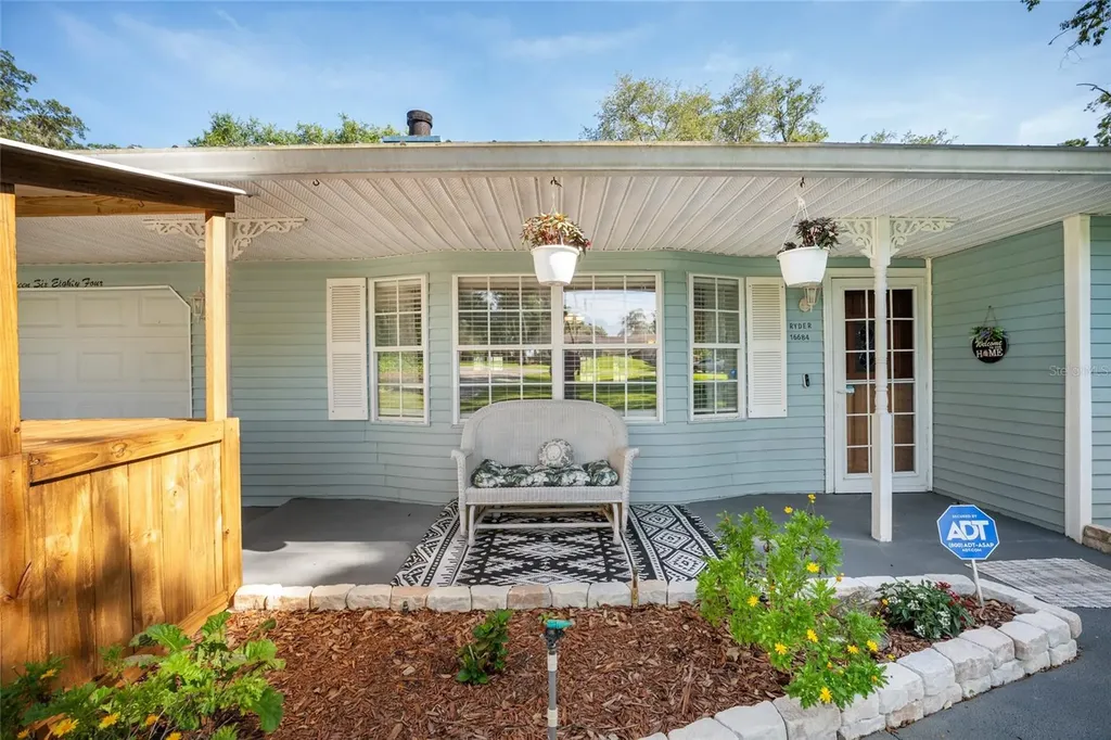 16684 SE 54th Street Ocklawaha FL 32179