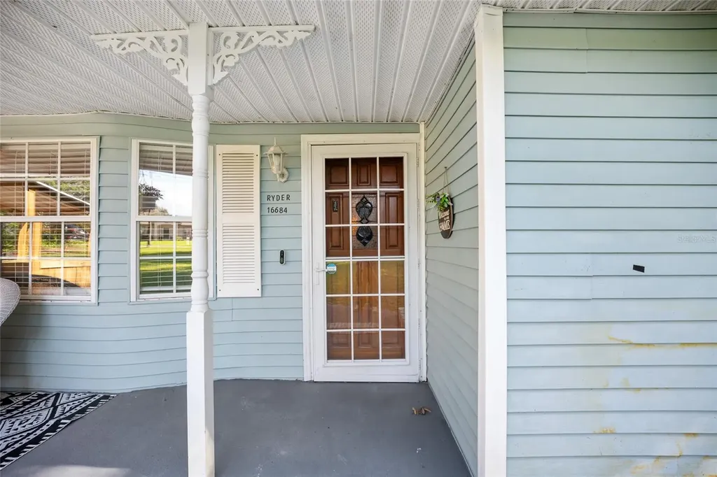 16684 SE 54th Street Ocklawaha FL 32179