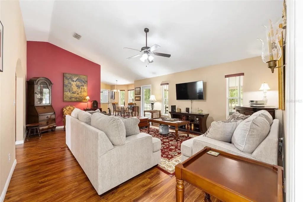 13855 SW Highway 484 Dunnellon FL 34432