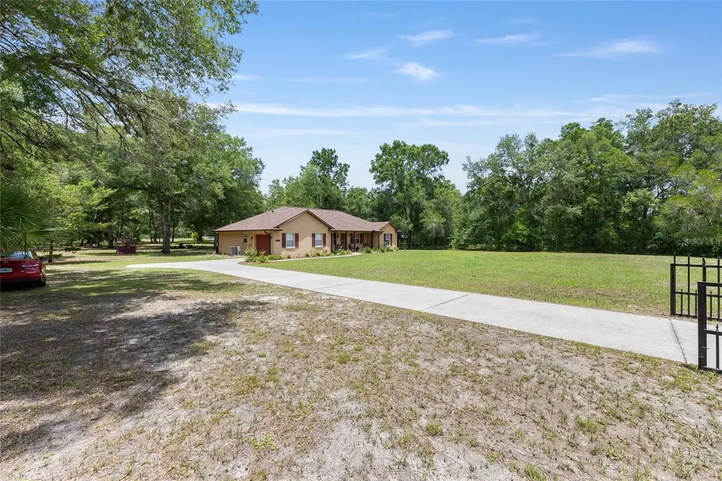 13855 SW Highway 484 Dunnellon FL 34432