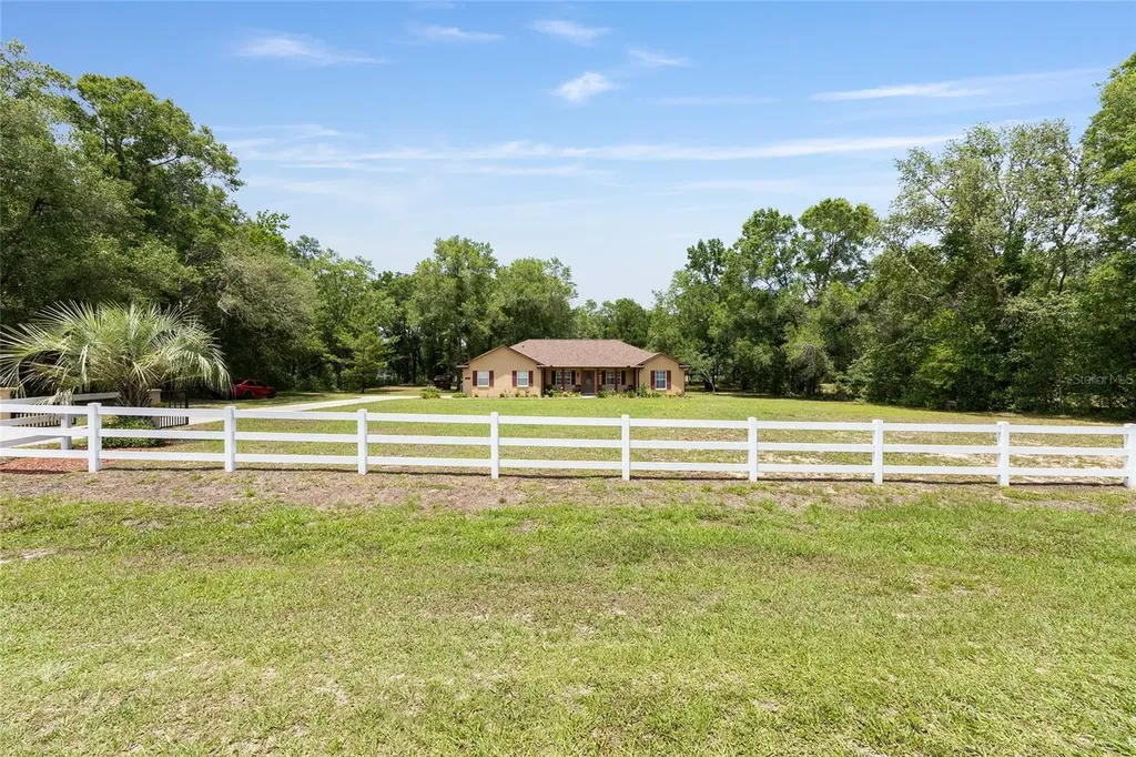 13855 SW Highway 484 Dunnellon FL 34432