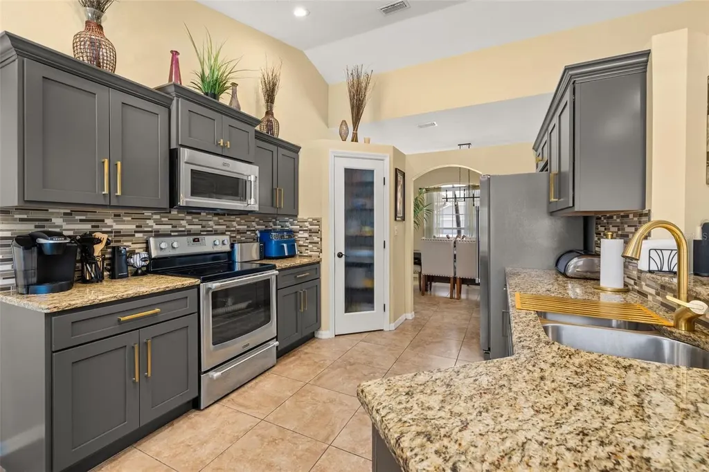 121 Nadell Avenue NW Palm Bay FL 32907